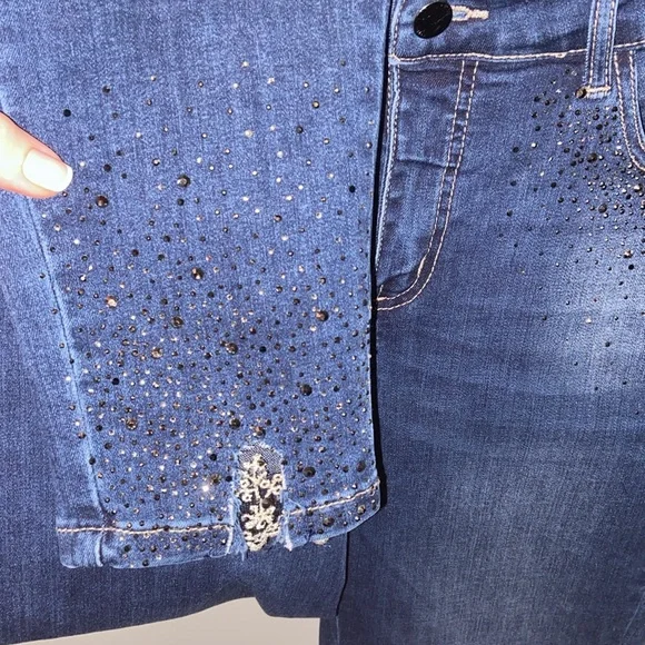 Frank Lyman ⚜️  Lace and Sparkle Jeans - Picture 6 of 7